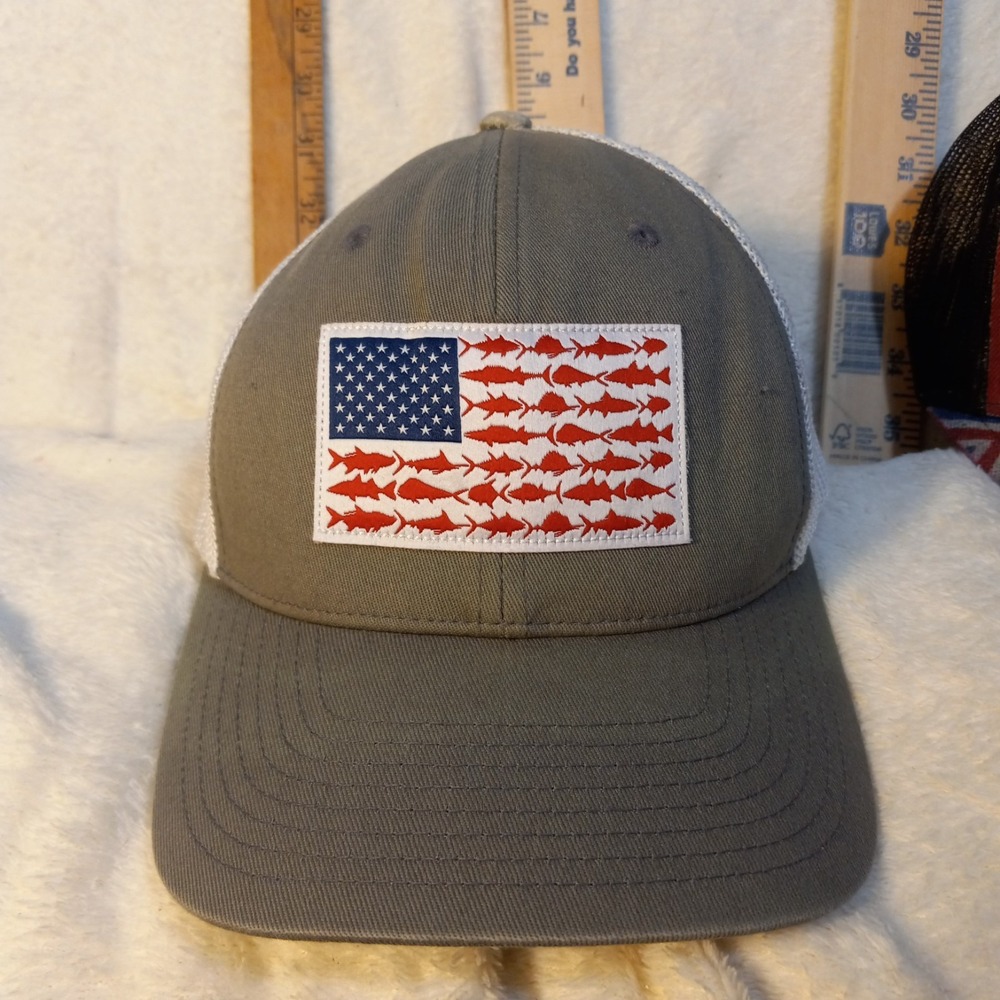 Columbia PFG Mesh Fish Flag Trucker Hat Red White Flexfit S/M CU9495 1503971 CAP